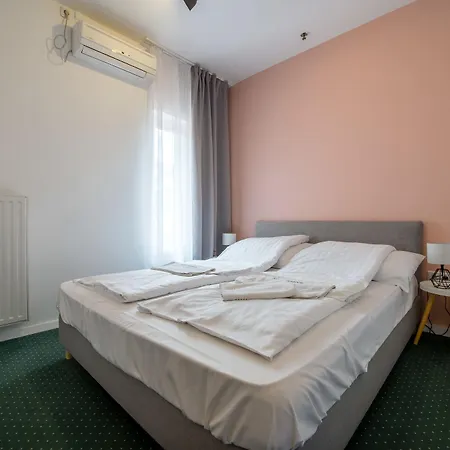 Chesscom 3* Budapest